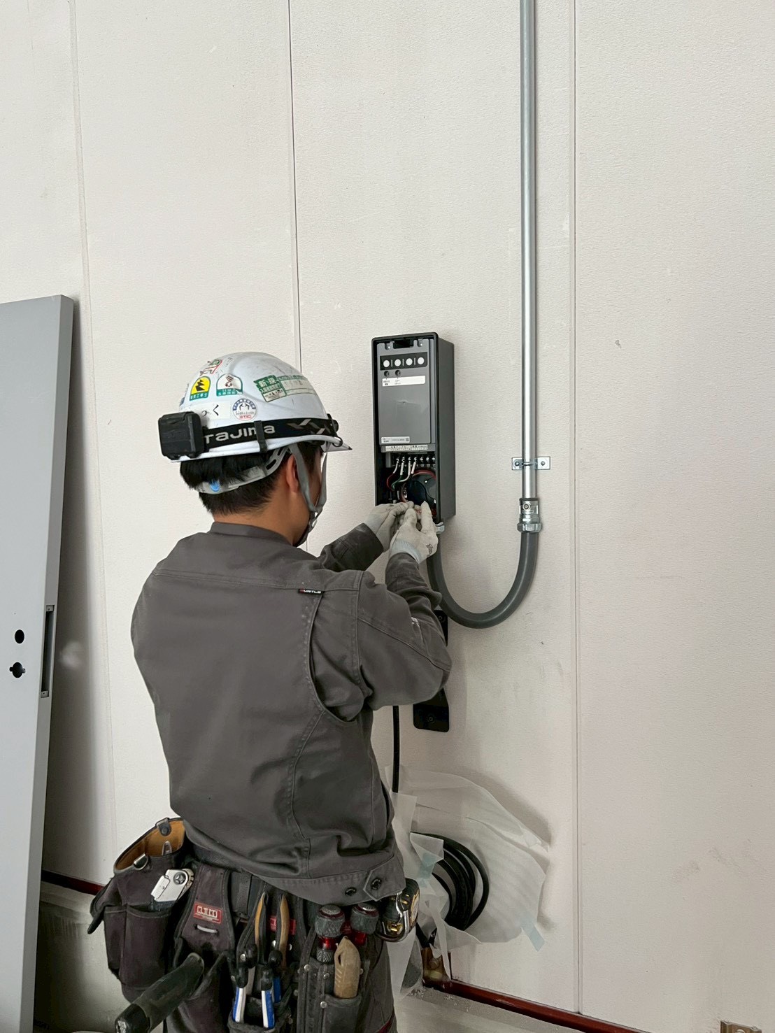 本社ビル増築に伴う電気設備工事