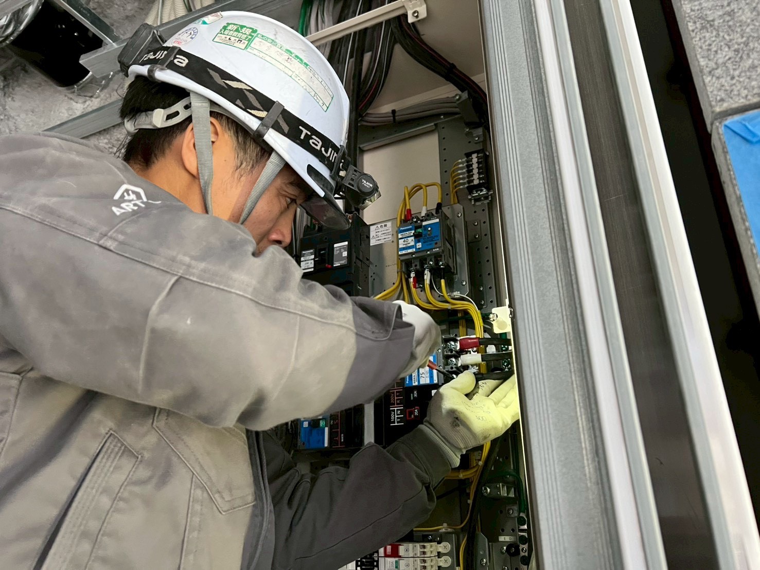 本社ビル増築に伴う電気設備工事