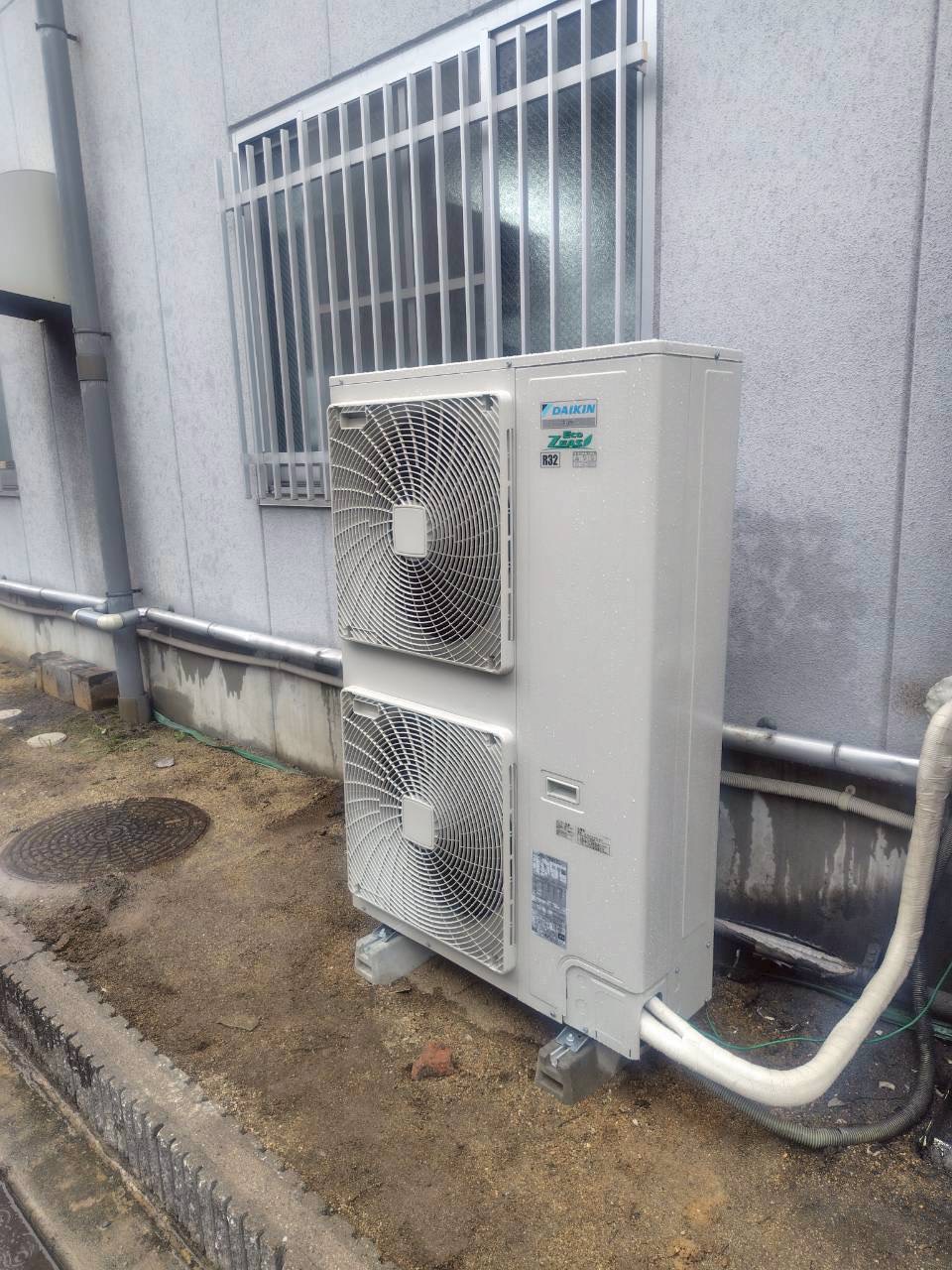 床置エアコン設置工事