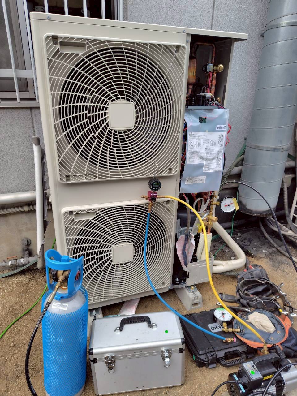 床置エアコン設置工事